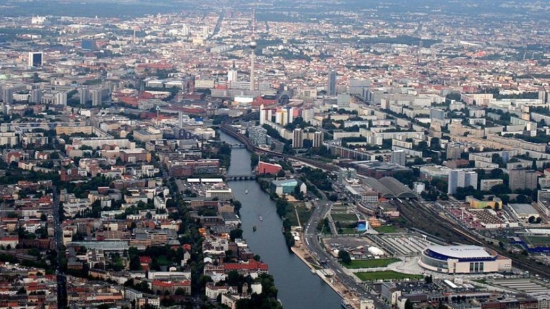 Vista-panoramica-de-la-ciudad-de-Berlin-1024x483