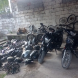 Motos